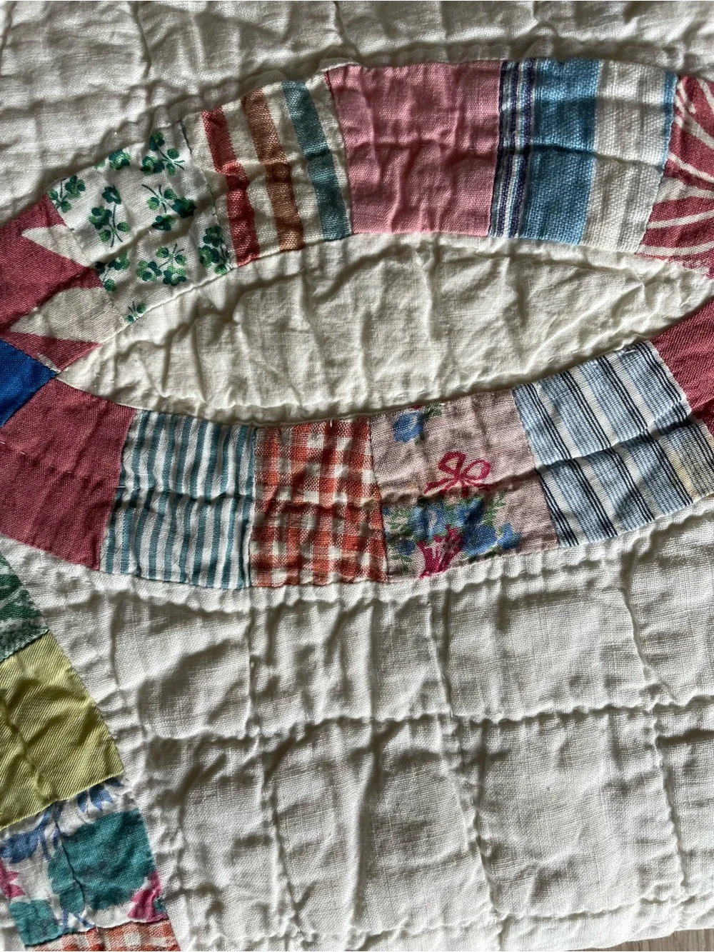 Vintage Double Wedding Ring Quilt Feed Sack Scalloped Patchwork 92x74